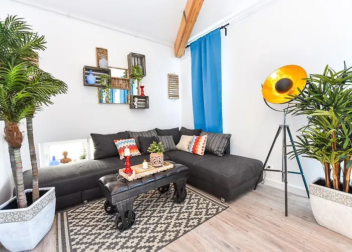 Parliament & River View *