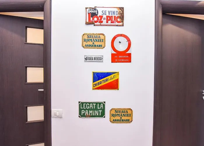 Parliament & River View Bucareste