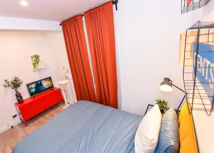 Parliament & River View