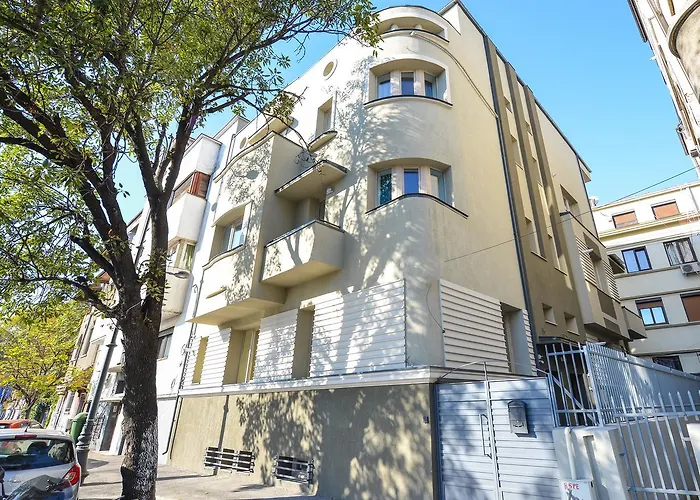 Parliament & River View