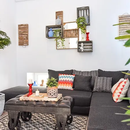 Parliament & River View Апартаменти