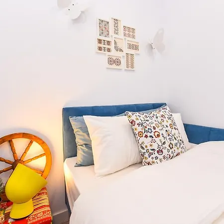 Parliament & River View Апартаменты *