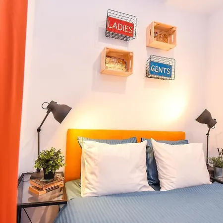 Parliament & River View Βουκουρέστι