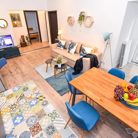 Parliament & River View Апартаменти *