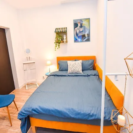 Parliament & River View * Βουκουρέστι