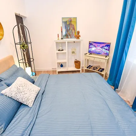 Parliament & River View *