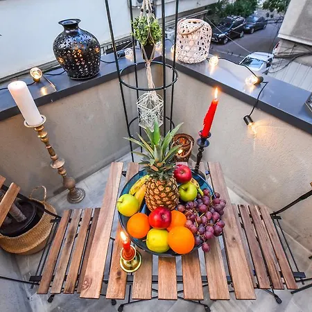 Parliament & River View Апартаменты