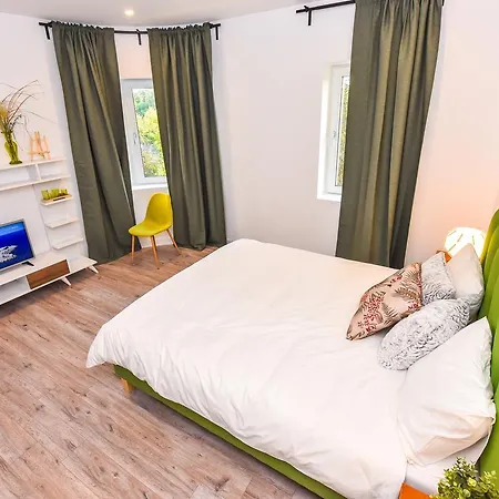 Parliament & River View * Bukarest