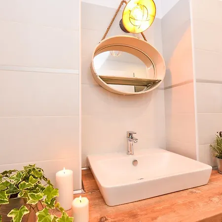 Parliament & River View