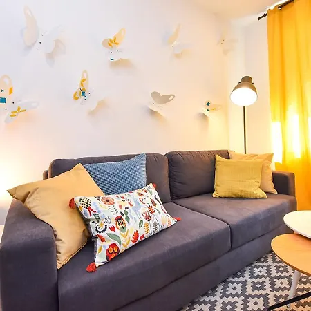 Parliament & River View Bukarest