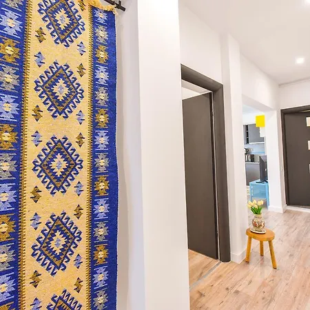 Parliament & River View