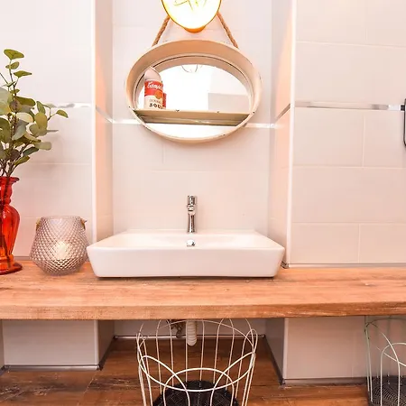 Parliament & River View Βουκουρέστι