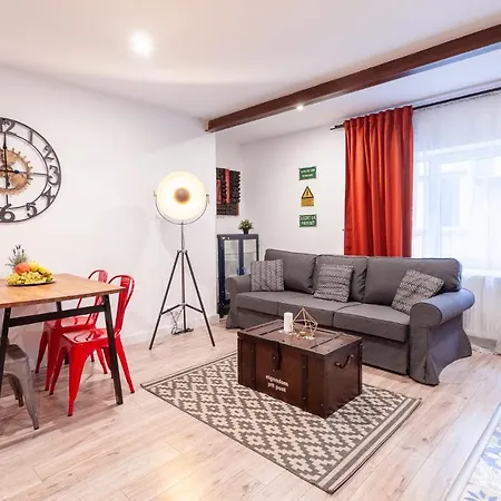 Parliament & River View *