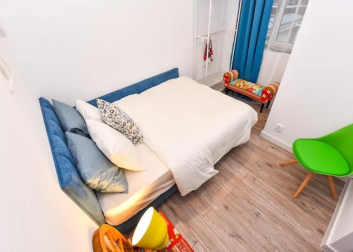 Parliament & River View