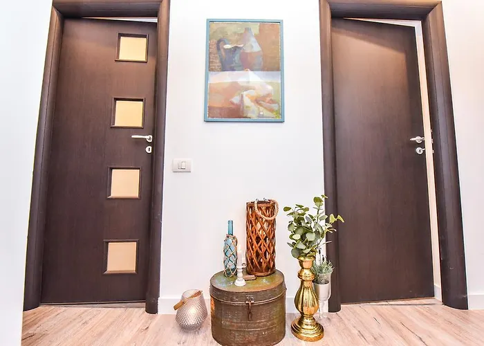 Parliament & River View