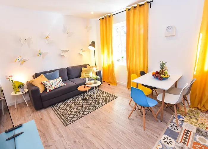 Parliament & River View *