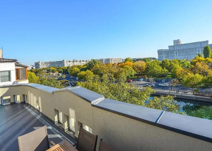 Parliament & River View *
