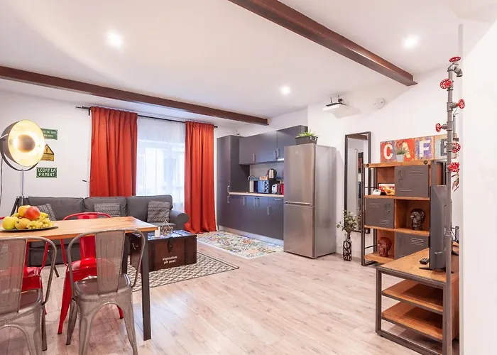 Parliament & River View *