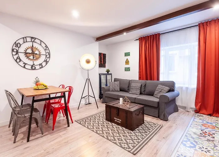 Parliament & River View *