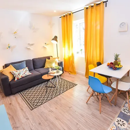 Parliament & River View *