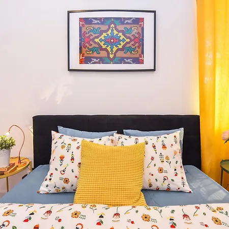 Parliament & River View *