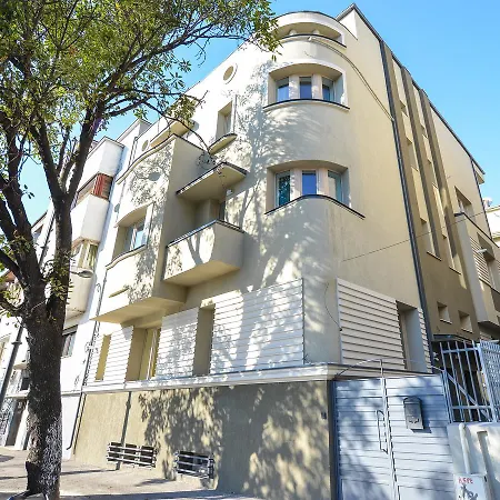 Parliament & River View